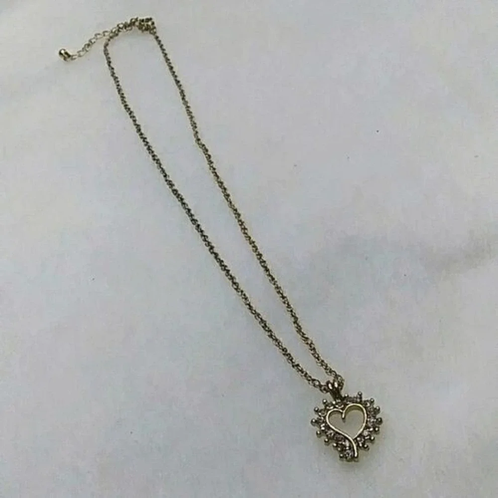 Goldtone rhinestone‎ heart necklace